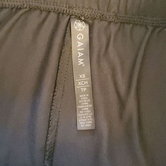 Gaiam Shorts Ladies XS Shorts - Picture 6 of 14